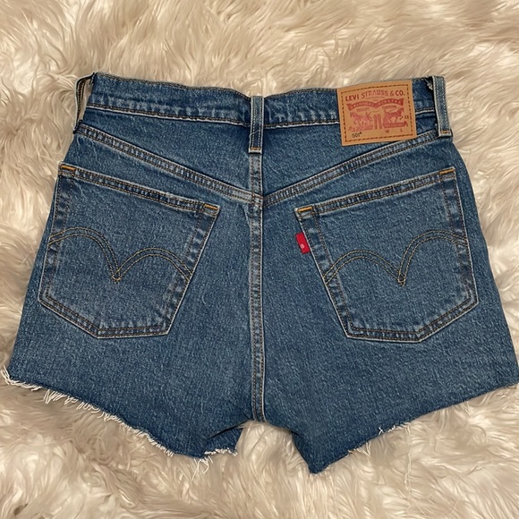 Levi’s 501 Stretch Short-PERFECT CONDITION - Picture 3 of 4